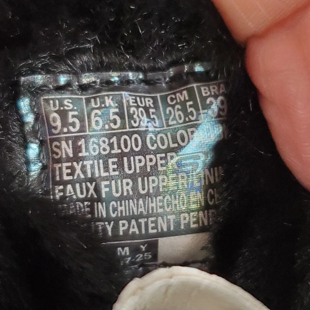Skechers new without